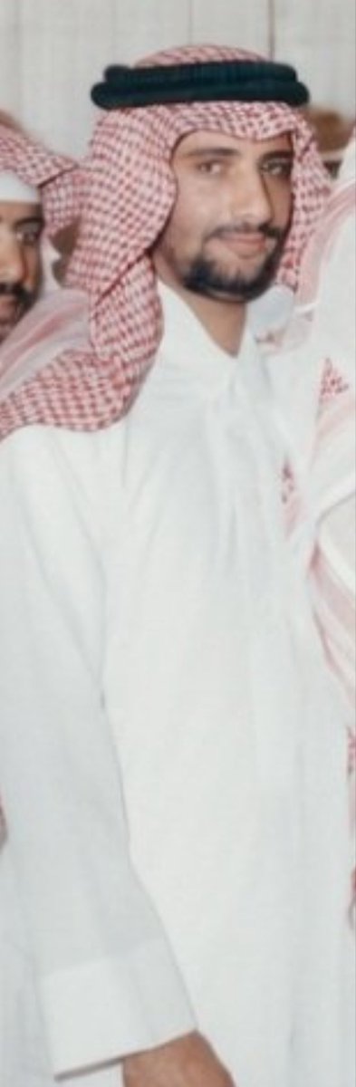 klrdyu's tweet photo. @ashiq_almadi يفكر يعرس فيها https://t.co/7G8h1LurOU