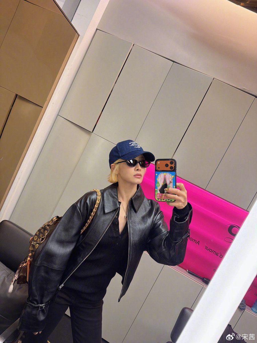 𝒗𝒊𝒄𝒕𝒐𝒓𝒊𝒂 𝒂𝒓𝒄𝒉𝒊𝒗𝒆 宋茜 tweet media