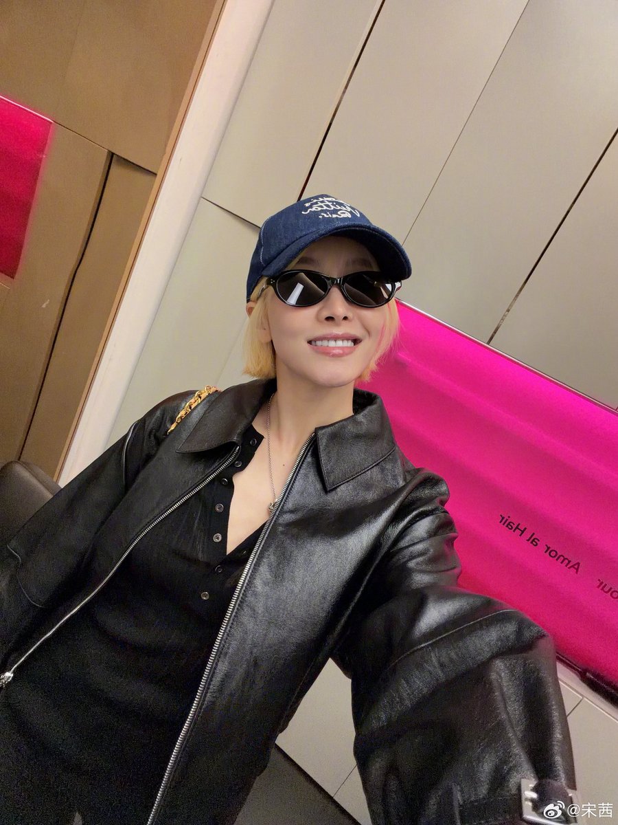 𝒗𝒊𝒄𝒕𝒐𝒓𝒊𝒂 𝒂𝒓𝒄𝒉𝒊𝒗𝒆 宋茜 tweet media