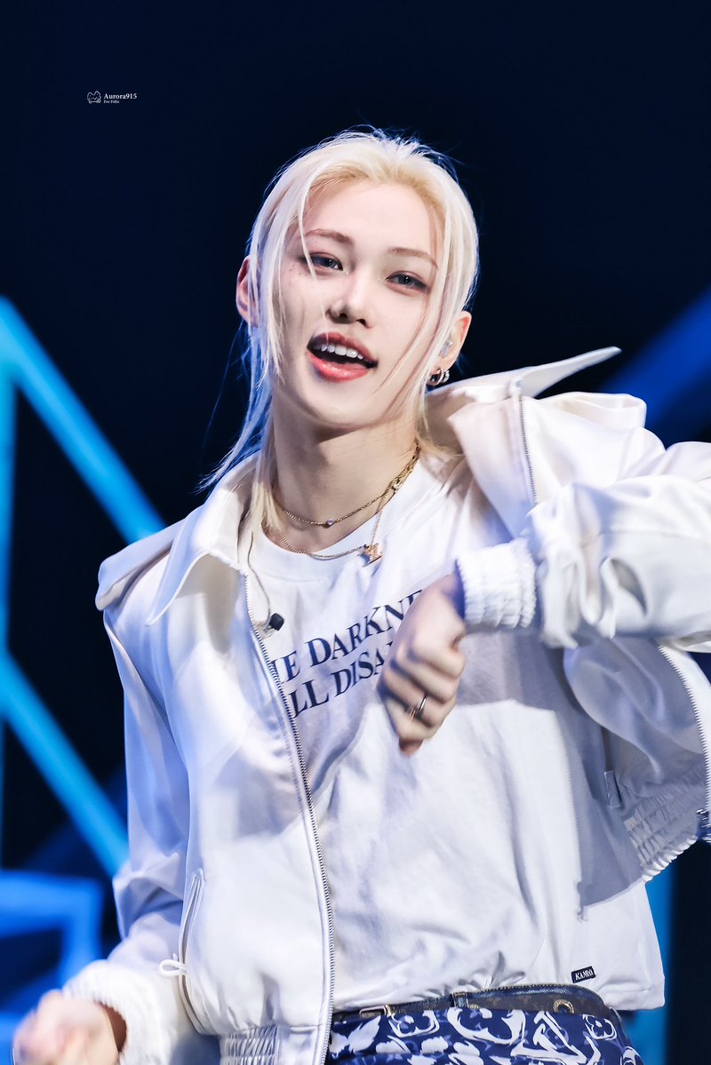 Aurora915 tweet media