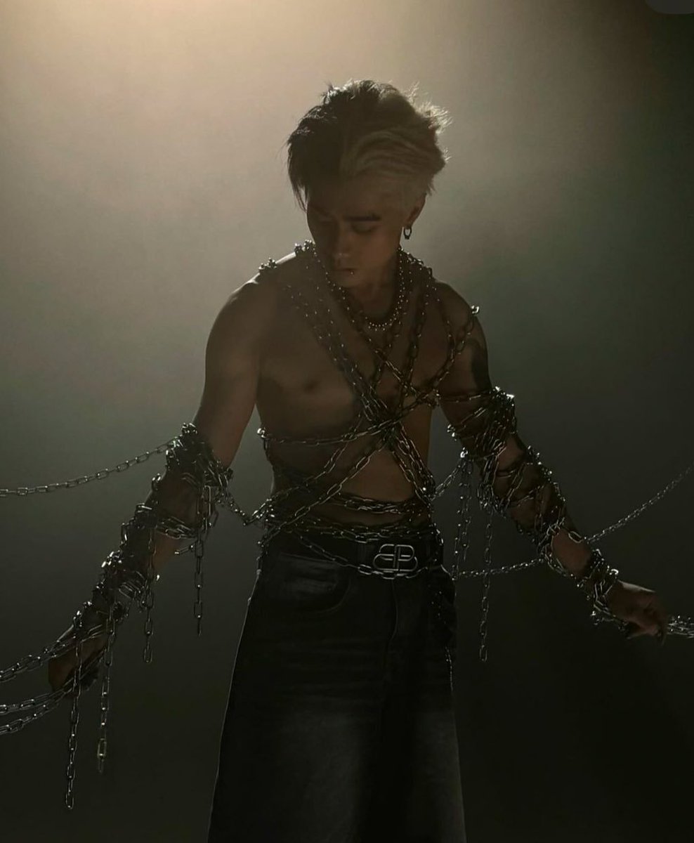 des ౨ৎ tweet media