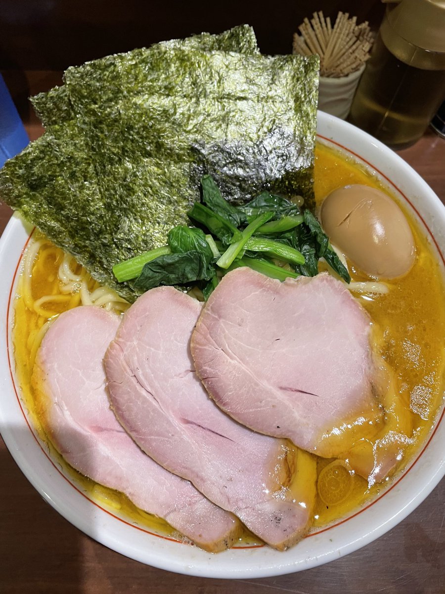 image_non's tweet photo. @omesis_rio 家系ラーメンといえば蒲田の飛粋さんがおすすめです。 https://t.co/Wv8R2anClU