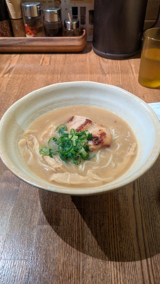 asami_masaki's tweet photo. 鶏ポタラーメン（鎌倉小町）
ノーマルぽてり https://t.co/qhTO2ayEn9