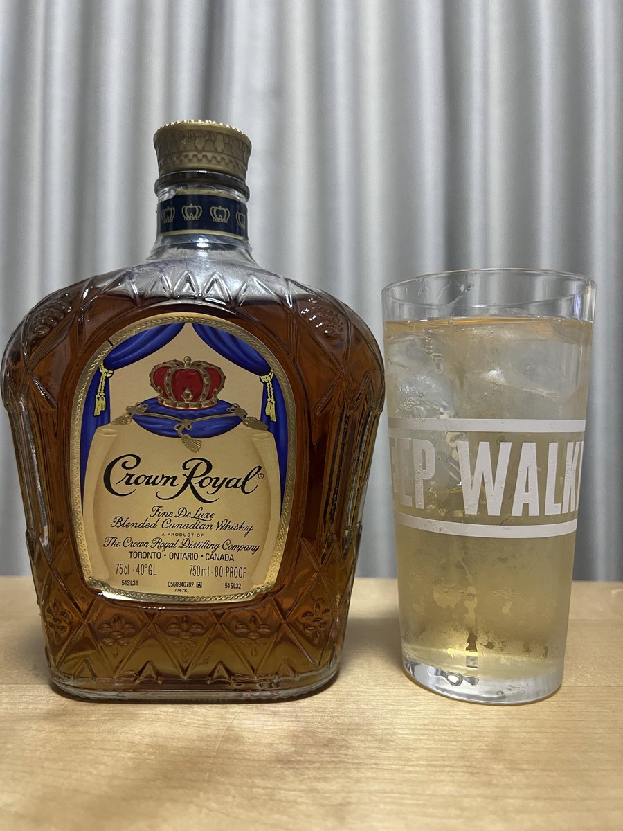 nobuo3333's tweet photo. すごい高級感🥃
カナディアンウイスキーも美味しいですね😋 https://t.co/BiXY8NMxXA