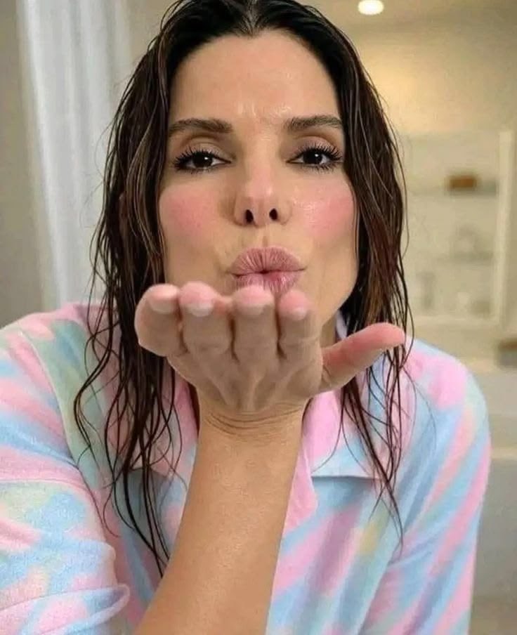 Sandra Bullock tweet media