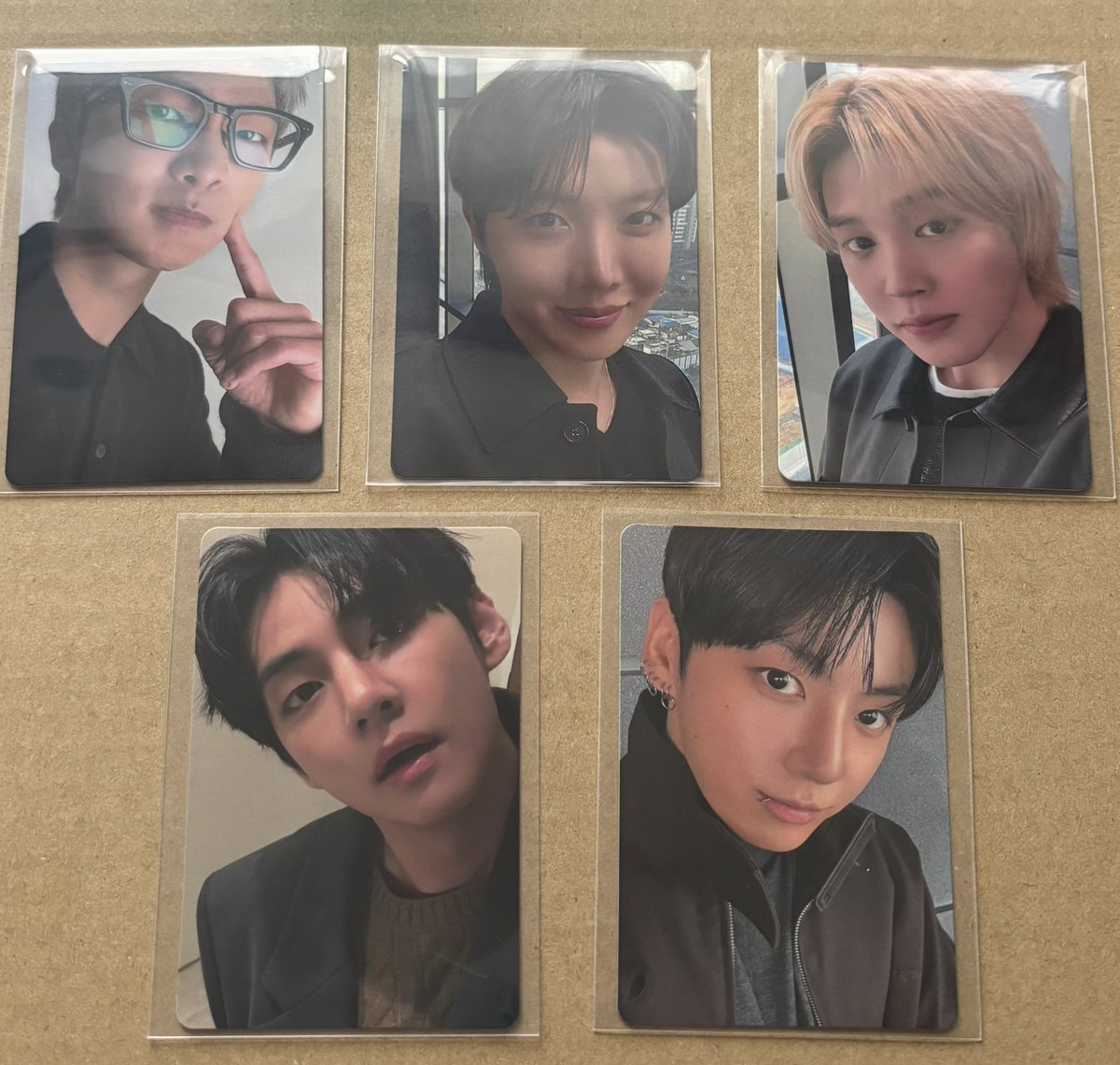 ms__039's tweet photo. BTS ARIRANG ユニバ特典 トレカ 交換

譲）ナム  ホビ  ジミン  テテ  グク

求）ユンギ  SUGA  同種1枚  異種トレカ

同日郵送希望です📮
お気軽にリプor DMお願いします🙇🏻‍♀️ https://t.co/7x1h0iOjAC