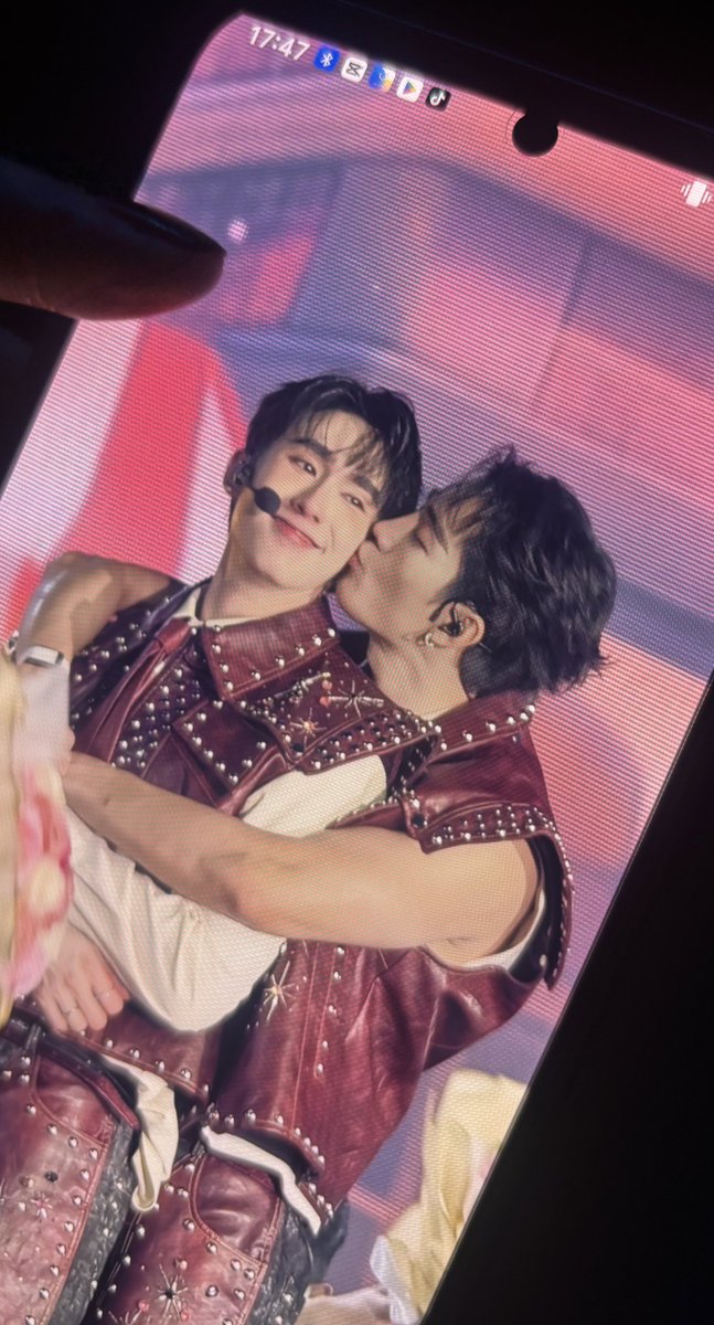 ’zummr. 彡🦊 tweet media