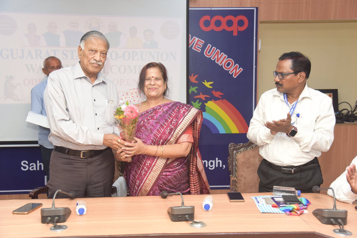 GSCU1960's tweet photo. A Proud Moment 🤝

Gujarat State Cooperative Union welcomed the Odisha delegation in the presence of Chairman Ghanshyam Amin.

Insightful exchange &amp; Training Center visit in Ahmedabad.

#Cooperation #Gujarat #Odisha https://t.co/cljARJAint