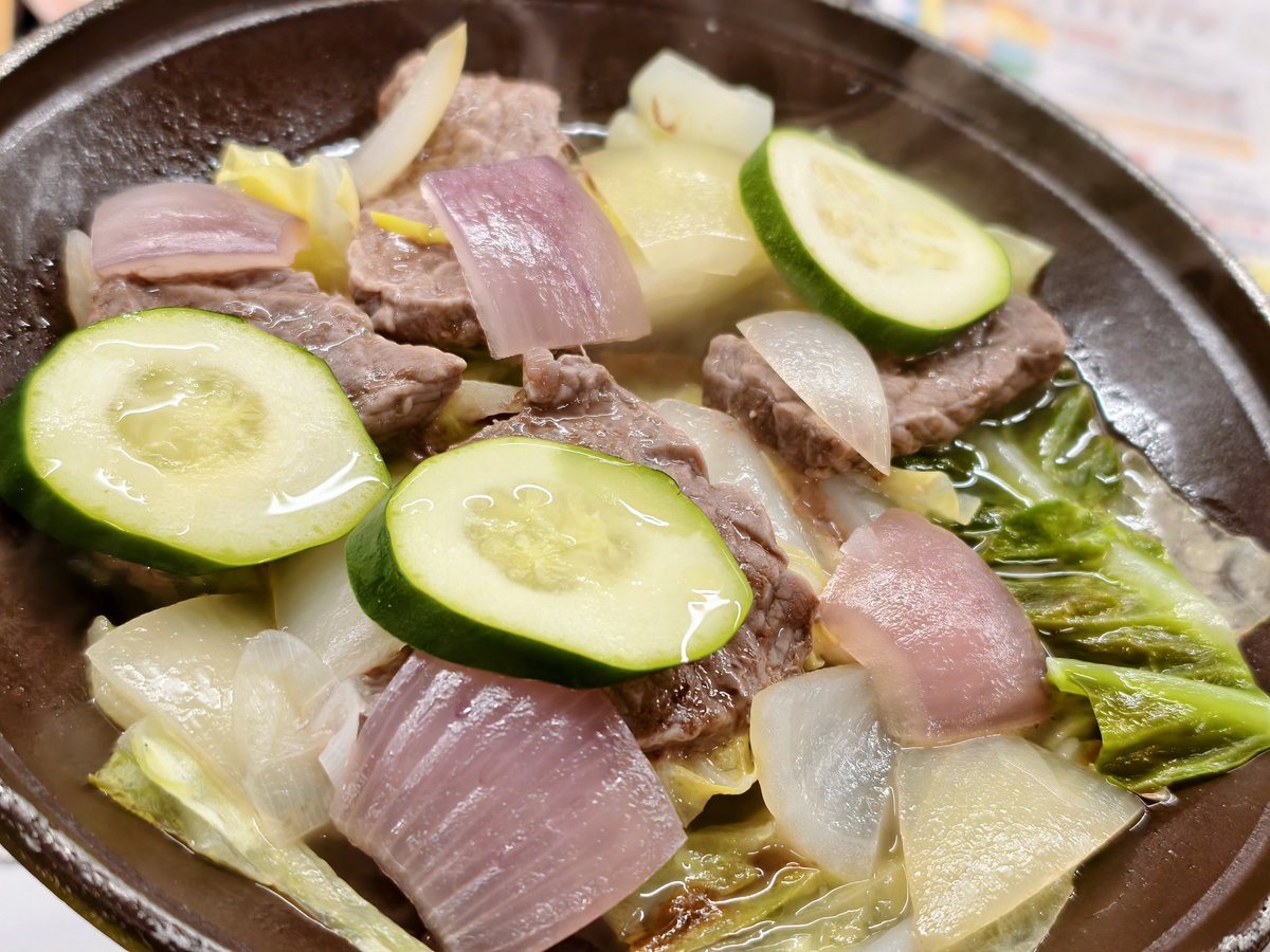 くろろ tweet media