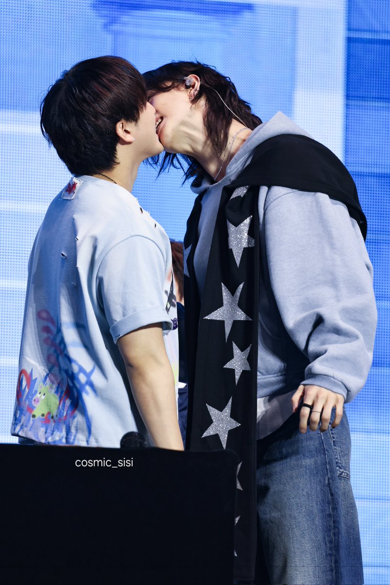 cosmic_sisi tweet media