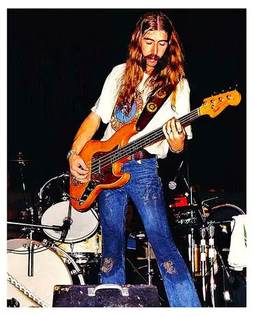 peterparcek's tweet image. Happy B'Day April 4 to Berry Oakley Allman Brothers Band bassist (1948-1972)!
At Fillmore East youtube.com/playlist?list=…
Eat A Peach youtube.com/playlist?list=…

#bluesrock #allmanbrothersband #duaneallman #bassplayer #bassist #blues #greggallman