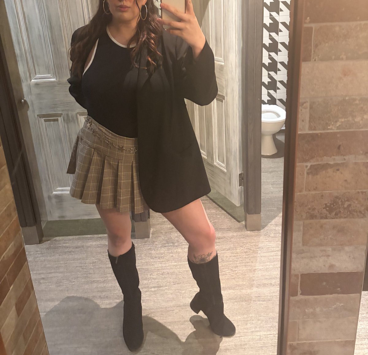 LEE | FINDOM tweet media