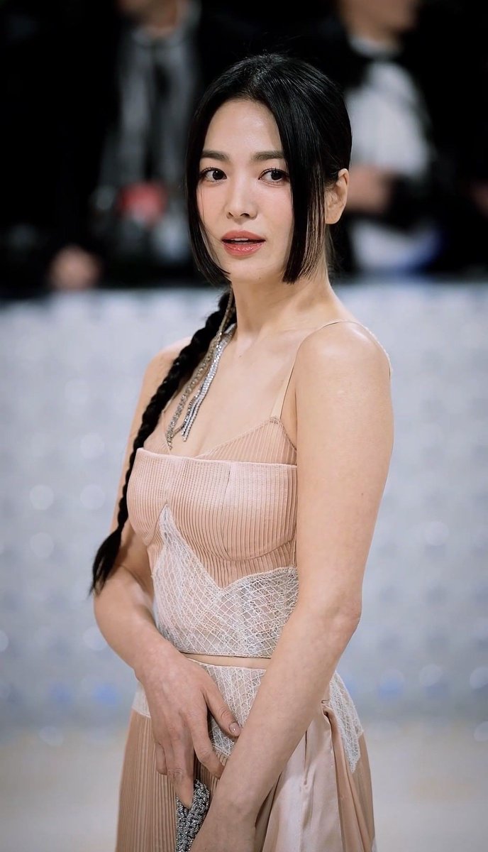 RatuBawel5's tweet image. The #SongHyeKyo 😘😘 

#LatePost  - The 2023 Met Gala Celebrating "Karl Lagerfeld: A Line Of Beauty" - Song Hye-kyo attends The 2023 Met Gala Celebrating "Karl Lagerfeld: A Line Of Beauty" at The Metropolitan Museum of Art