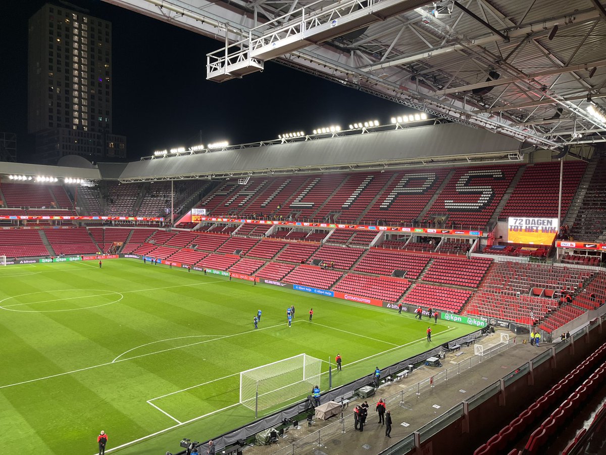 egbert_baarsma's tweet photo. Nederland 🇳🇱 - Ecuador 🇪🇨 1-1
🏟️ Philips Stadion, Eindhoven

Nederland begon sterk aan de wedstrijd, maar na de snelle rode kaart was Nederland alleen nog aan het verdedigen. Het wisselbeleid van Koeman maakte de wedstrijd er helaas niet beter op. #groundhopping https://t.co/QAVHF9dtFx