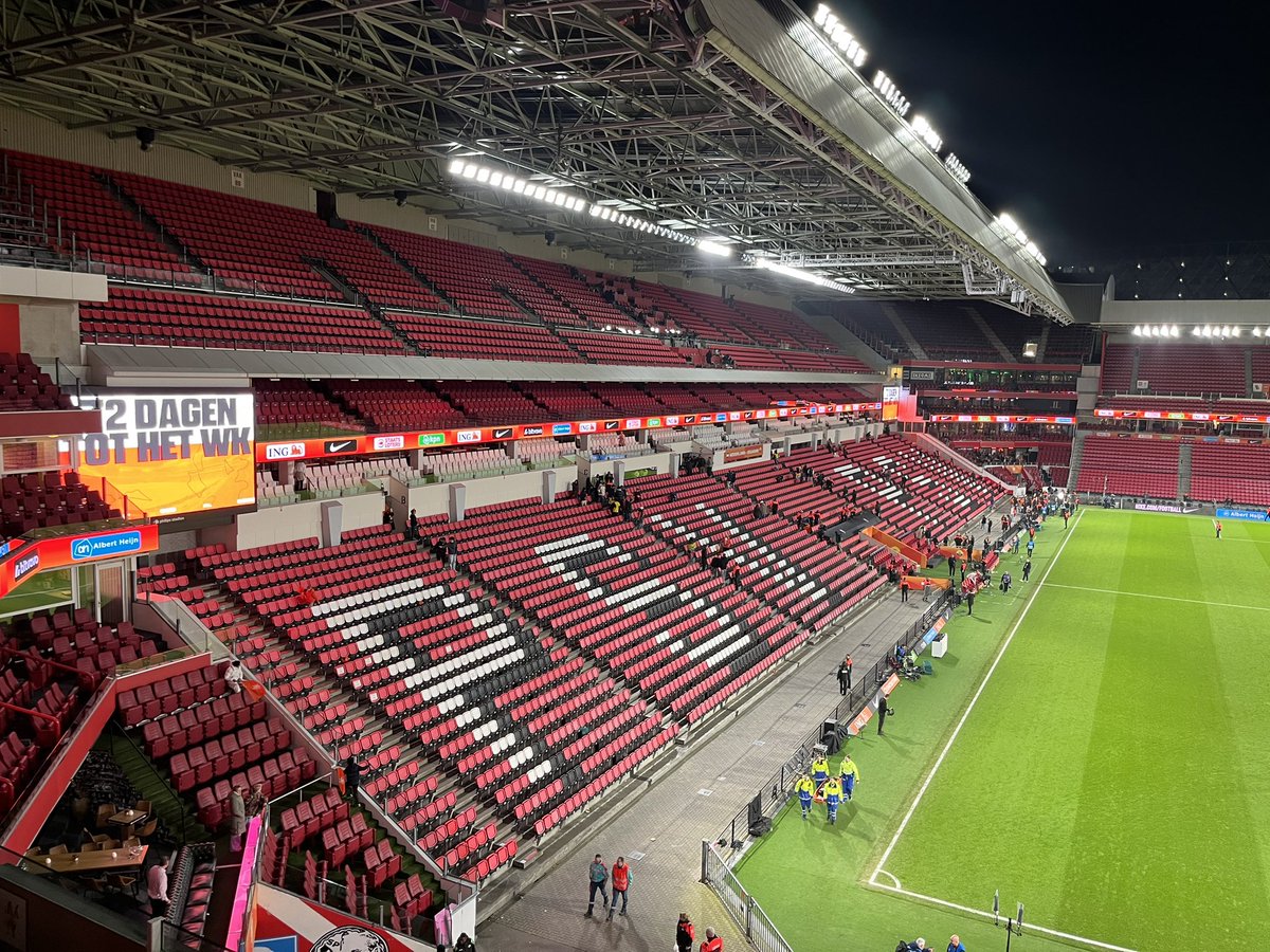 egbert_baarsma's tweet photo. Nederland 🇳🇱 - Ecuador 🇪🇨 1-1
🏟️ Philips Stadion, Eindhoven

Nederland begon sterk aan de wedstrijd, maar na de snelle rode kaart was Nederland alleen nog aan het verdedigen. Het wisselbeleid van Koeman maakte de wedstrijd er helaas niet beter op. #groundhopping https://t.co/QAVHF9dtFx
