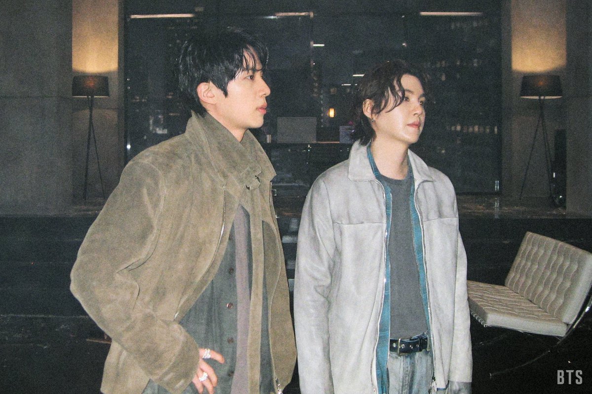 Jiwa yoonjin gue bangkit jir😭 balikin raka gifa gue teh <a href="/jeonavia/">bizet</a> 😭🙏🏻