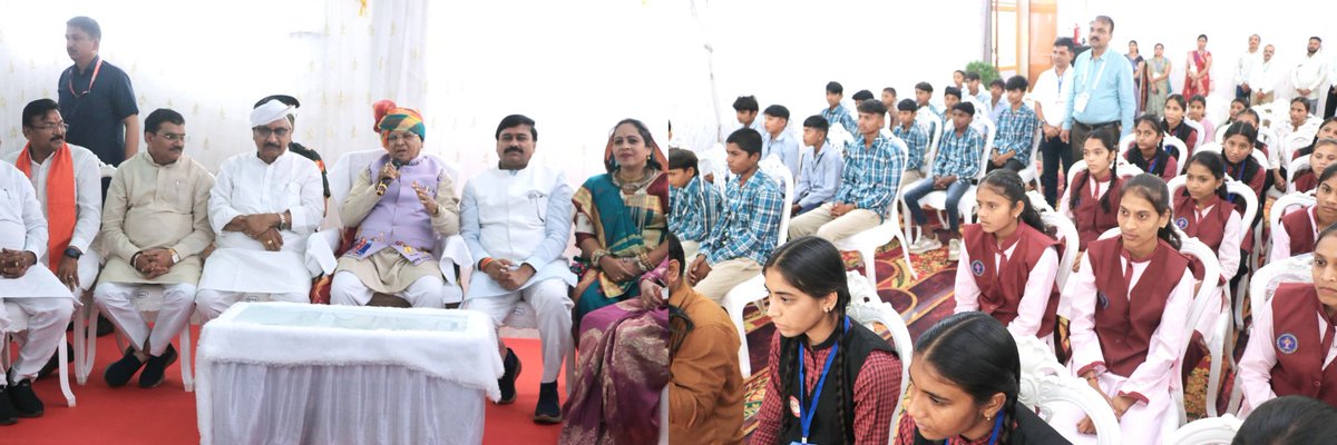 projskhandwa's tweet image. ✅ राज्यपाल श्री पटेल ने जिला प्रशासन के नवाचार की सराहना की

✅ विद्यार्थियों से किया संवाद, और बच्चों के साथ बैठकर किया भोजन

Read More : facebook.com/share/p/1DiY8P…

@CMMadhyaPradesh
@DrMohanYadav51
@GovernorMP 
@JansamparkMP 
@schooledump 
#khandwa