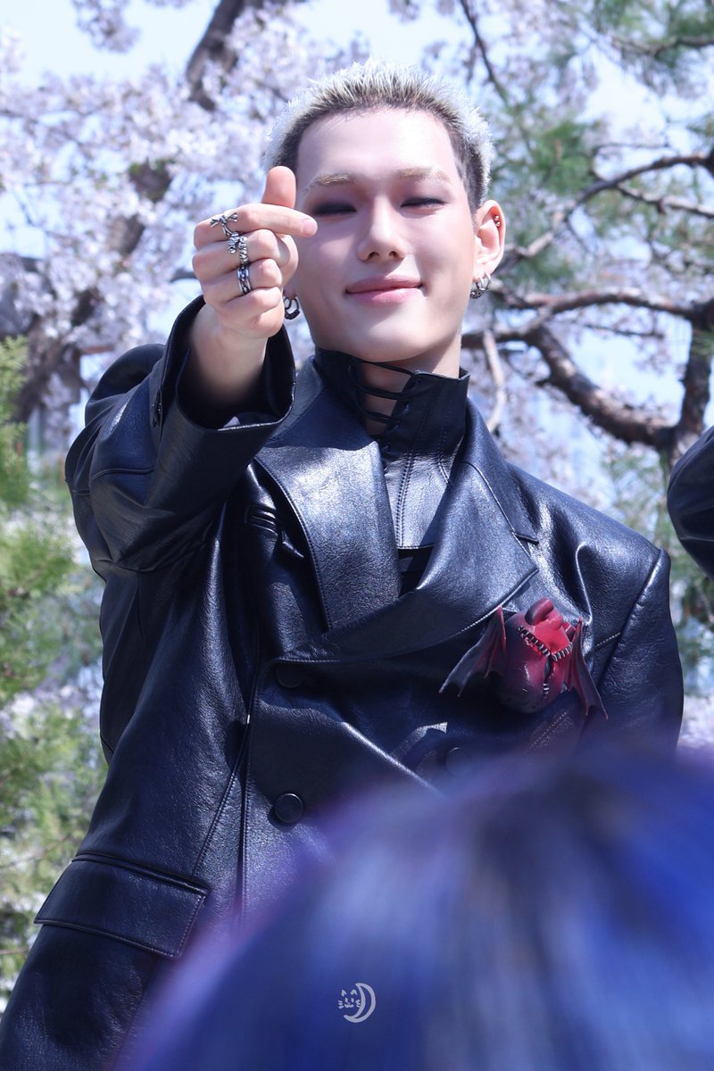 fu11m06n's tweet photo. 260404

🐺🌸

#ALL_H_OURS #올아워즈
#XAYDEN #제이든 https://t.co/TFcwC9eWzV
