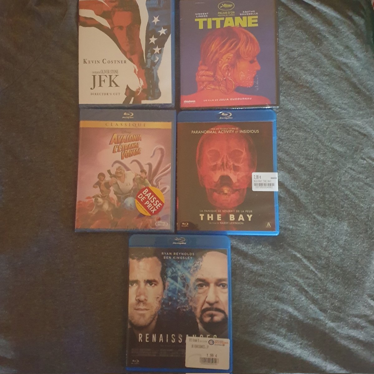 FoufouHong's tweet photo. Loot pour le week-end 
À boire et à manger 
#Bluray 
#Supportphysique https://t.co/JAyitYhQsj