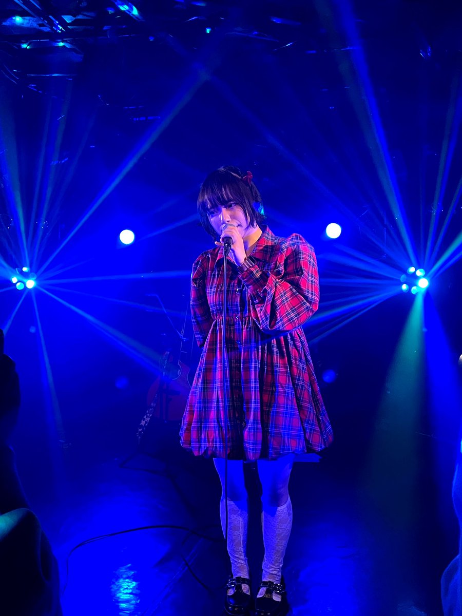 しずくいし tweet media