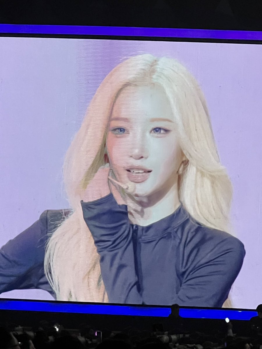 ham_boogie_'s tweet photo. 김유연 금발 진짜 존ㄴㄴㄴㄴㄴ나 예쁘다 https://t.co/BqDvee5mpD