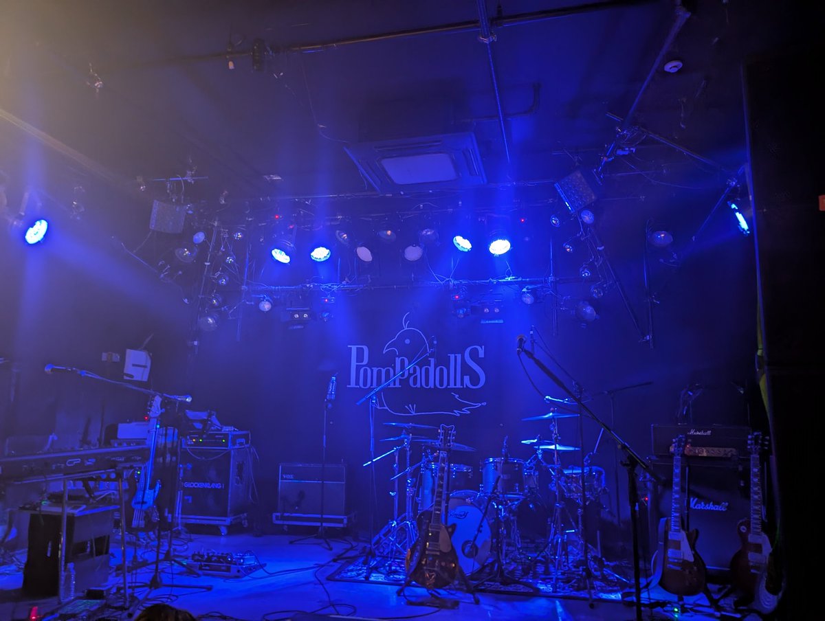 d_yu1025's tweet photo. 五十嵐五十は生だと五十嵐五十万ぐらいの勢いで最高だった。
Pompadollsというロックバンドが俺の心に旗をぶっ刺して行った記念にぴーちゃんと乾杯
#pompadolls https://t.co/4C0qeJIcM0