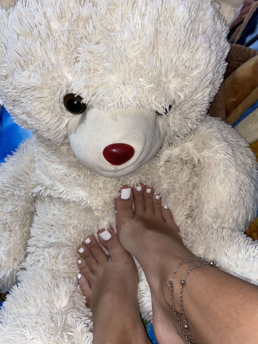 softfeettt's tweet photo. With my teddy bear ❤️ https://t.co/NuVkYwE8qM