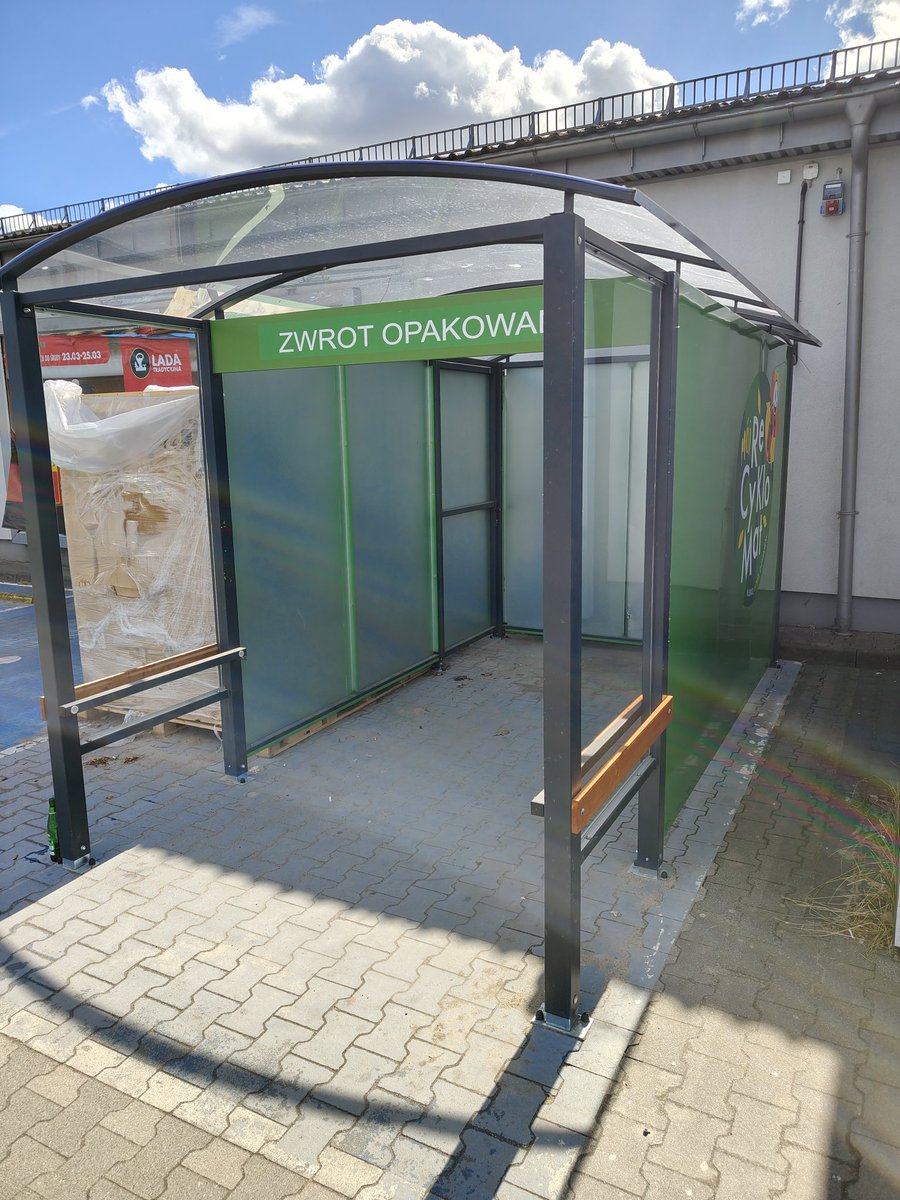 MichalPasjer's tweet image. Nauczmy się Kochać Recyklomaty ... Tak szybko odchodzą 

#recykling #biedronka #kaucja