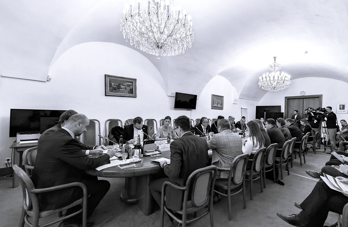 zdeněk šarapatka tweet media