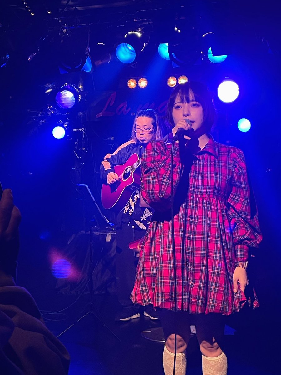 しずくいし tweet media