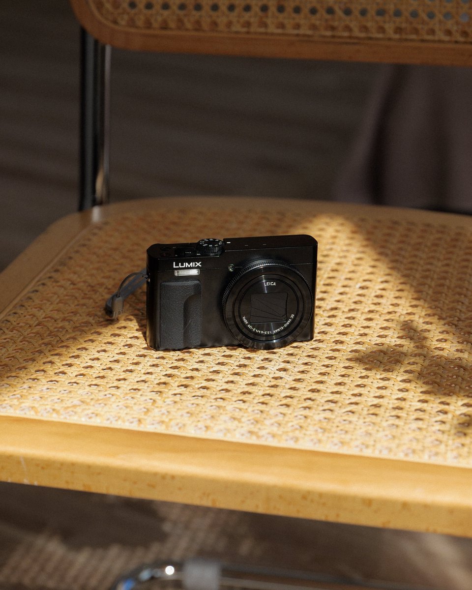 LUMIX_Japan's tweet photo. 新生活にコンデジはいかがでしょうか?
LUMIX TZ99は「コンパクトで気軽に持ち運べる小さなカメラが欲しい」という方におすすめ!
ポケットに入るサイズ感で近所の散歩や友人とのお出かけなどに、つい持っていきたくなるカメラです。コンパクトなカメラで日々の記憶を写真に残してみませんか? https://t.co/L6OF5nooHz