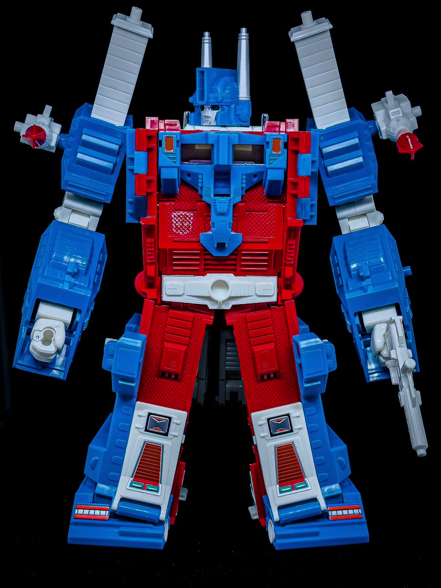 Ian (The Chronicles of Cliffjumper) tweet media