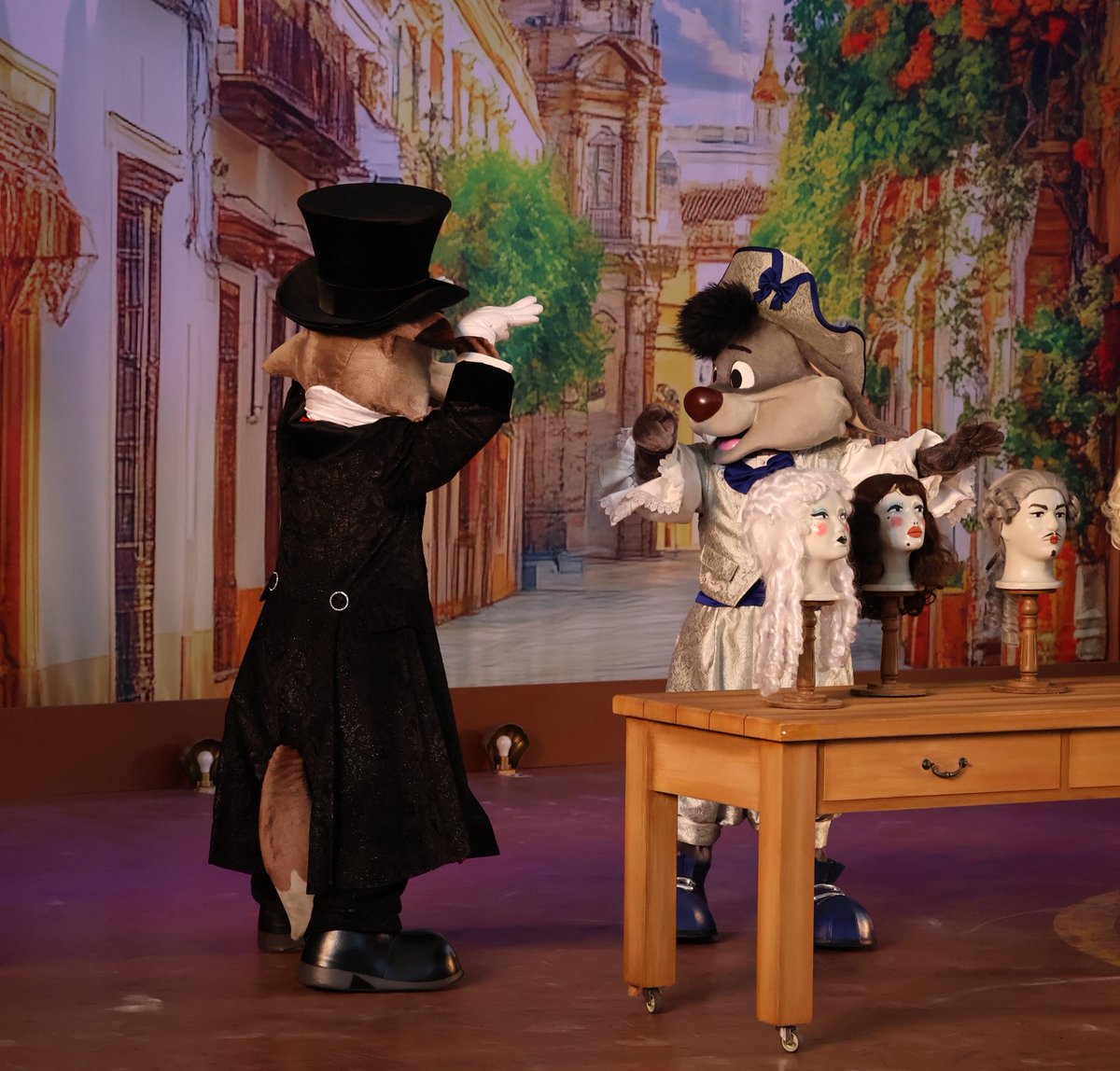 今日のショーのやつうさぎさんか！！
ずっとつけまつ毛だと思ってた