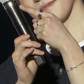 dino’s hands tweet media