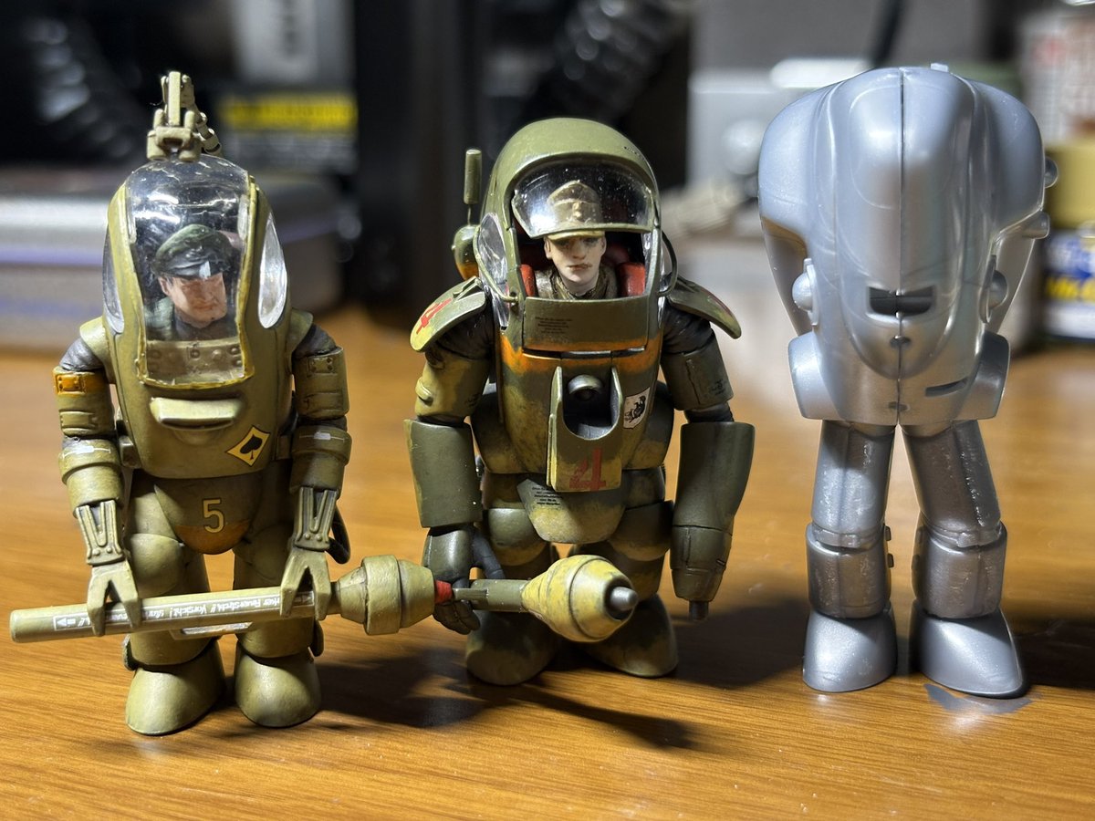 LingTree1's tweet photo. @PARC_box そうなんですよねぇ、P.K.A.に乗せたタミヤさんと比較しても中の人が大きめで、顔デカいし。海洋堂さんの方にタミヤさん乗せてもいい感じなんですけど。全体がスケール大きめですよね、タミヤ1/35基準で。 https://t.co/BF371YTCQZ