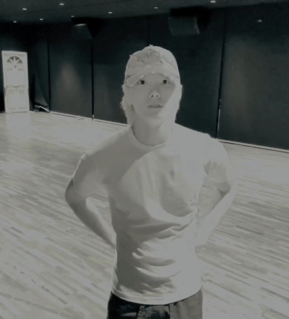 ⁱʳᵉⁿᵉ 🪐⟡ tweet media