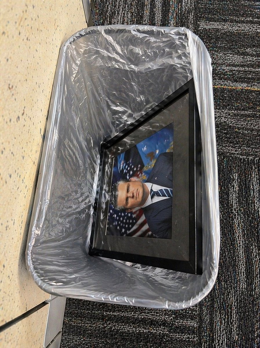 Molly Ploofkins tweet media