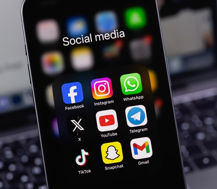 إياد الحمود tweet media