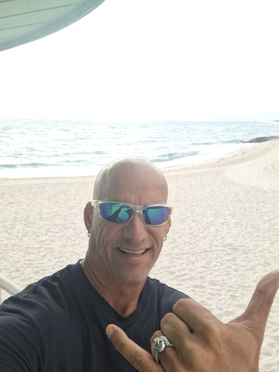 funsobe1's tweet photo. @bolivianamimitv @BrandyGurl87 Hola sexy y saludos..me encantaria poder hacer unos videos contigo..soy bien bi y me encanta estar con bi guys and bi girls and Trans n CD,n Sissy n more..medejas saber..vivo en miami beach.heres super sexy 😘 mike https://t.co/YjzT8i74Qh