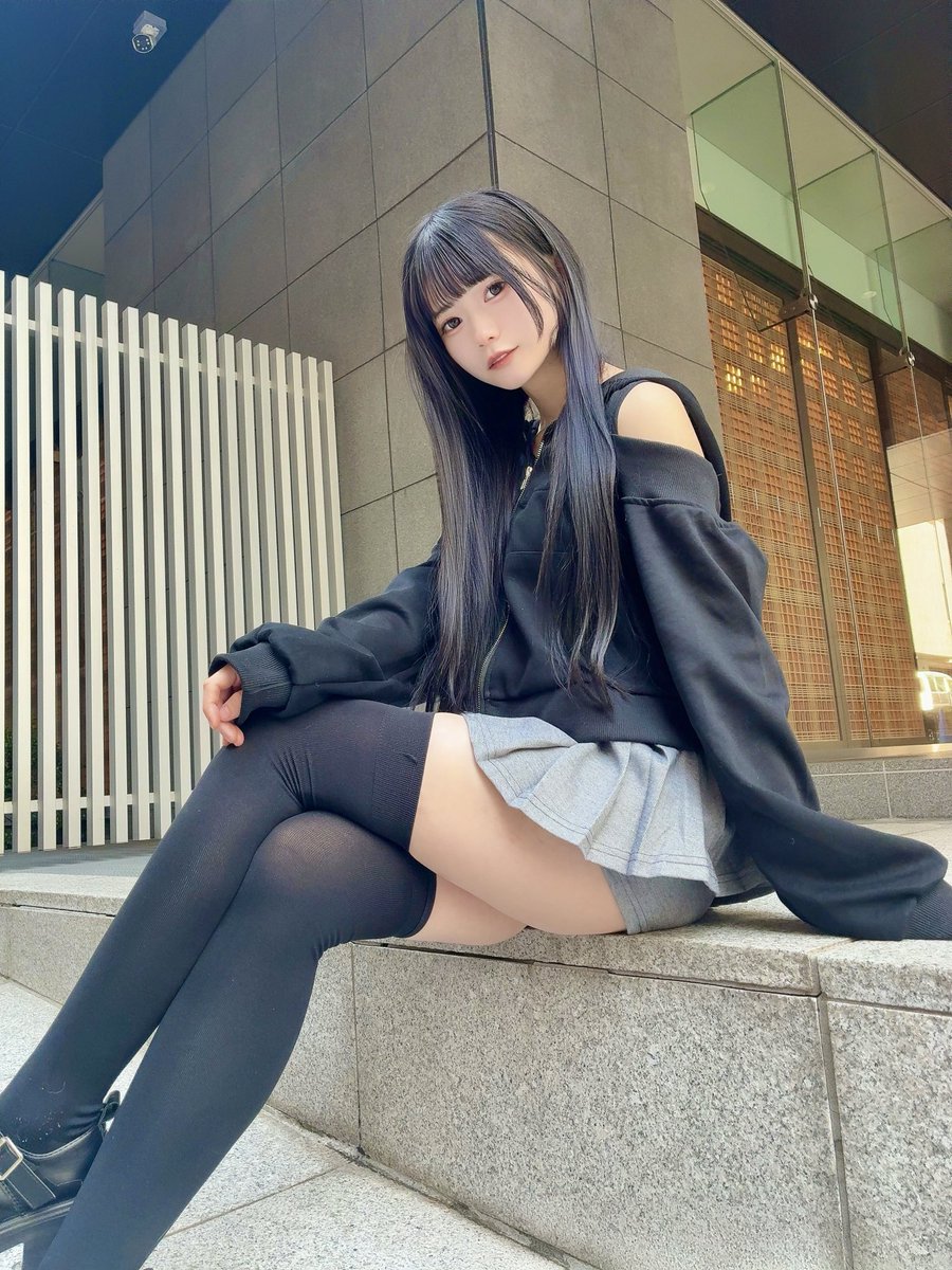 真希しの tweet media