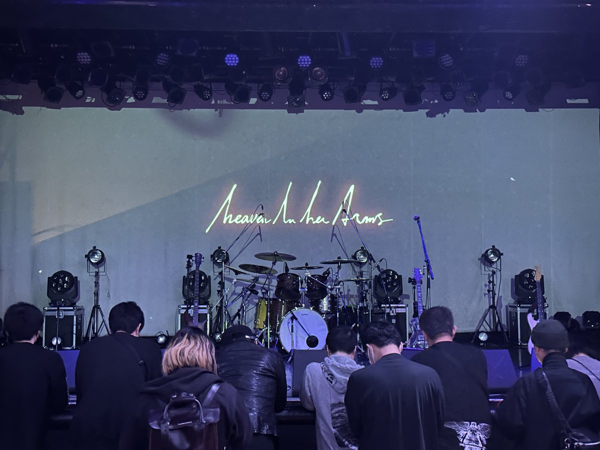 yanomare's tweet photo. はあ...終わった。終わったなぁ...
もうなんと言うか、このバンドの音には凄絶という言葉が似合う
#heaveninherarms
#hiha https://t.co/9LbFKXAYzZ