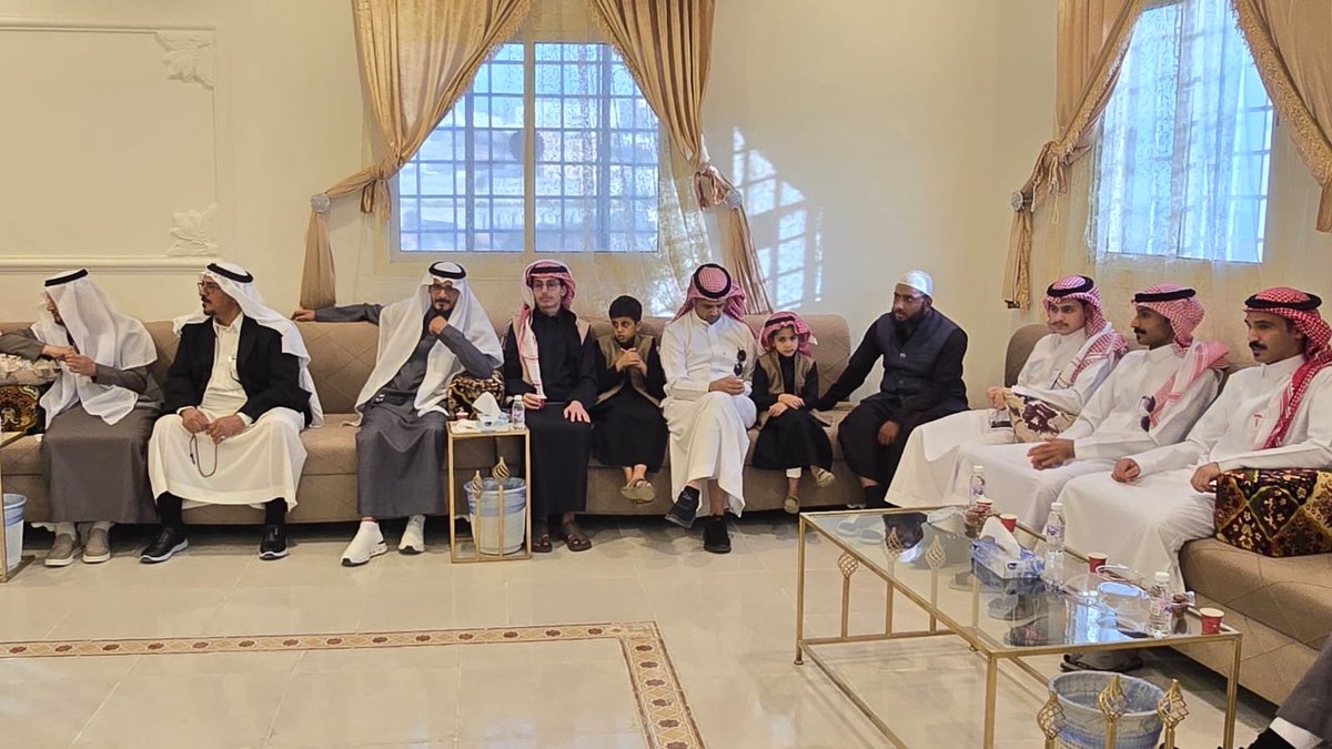 alsagrah's tweet photo. احتفل الاخ عدنان عبدالعزيز حسن بقعد قرانه يوم الجمعة بمنطقة الباحة

الف مبروك للعريسين🌹
بارك الله لهما وبارك عليهما وجمع بينهما في خير 

والله يتم لهما على خير https://t.co/haNDukmuIe