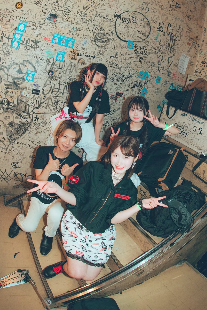 今日は #ルピナスロック  
みんな来てくれて！盛り上げてくれて！
ありがとう！久しぶりLIVEめっちゃ！
楽しかったよー🙌✨️
次回は5/10ワンマンライブです🔥
みんな待ってるからね🔥