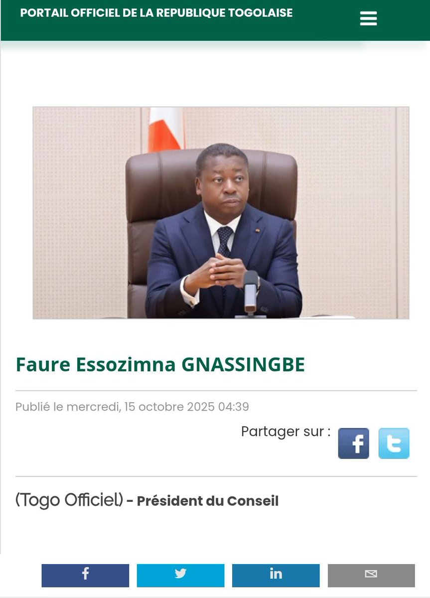 BibiPacome's tweet photo. Entre Essozimna et Ahoefavi, qui est le véritable ministre de la fonction publique, du travail et du dialogue social au #Togo?

En octobre 2025, à la nomination du nouveau gouvernement sous la nouvelle Constitution adoptée #SansNousConsulter, on nous avait dit que les ministères de la défense nationale, de la fonction publique, du travail, du dialogue social et des transports étaient rattachés à la présidence du conseil des ministres. 

On avait cru comprendre par là que le Président du conseil des ministres, Faure Essozimna Gnassingbé donc, entendait garder et exercer lui-même les fonctions relevant desdits ministères. Pour quelle efficacité ? La question reste posée.

Récemment, on a vu la secrétaire générale de la présidence du conseil des ministres, (Sandra) Ablamba Ahoefavi Johnson, signé des actes pour le compte du ministre de la fonction publique, du travail et du dialogue social. 

On s'est donc demandé où et quand avait été publié l'acte officiel lui donnant mandat pour signer en lieu et place de Essozimna Gnassingbé qui est censé être le ministre de tutelle. 

En parcourant le trombinoscope du gouvernement, on s'aperçoit que sous la photo de Ahoefavi Johnson, il est indiqué  ministre secrétaire générale de la présidence du conseil, mais aussi ministre de la fonction publique, du travail et du dialogue social. 

S'agit-il d'une erreur ou cela voudrait-il dire que Essozimna a nommé Ahoefavi à cet autre post ministériel qu'est celui de la fonction publique, du travail et du dialogue social? Le cas échéant, où et quand l'acte officiel en tenant lieu a-t-il été publié?

La question mérite d'être posée d'autant plus qu'une telle configuration n'est pas une première entre ces deux personnalités dans leur relation institutionnelle. On se souvient que Ahoefavi est passée de Secrétaire général de la présidence de la République à Secrétaire général de la présidence du conseil des ministres, sans qu'aucun décret de nomination en tenant lieu ne nous en informe publiquement et officiellement à ce moment-là. 

Cette façon de procéder pose des problèmes de transparence, des normes et procédures de nominations et d'exercice du pouvoir au sein de l'exécutif Togolais.

#FreeTogo
