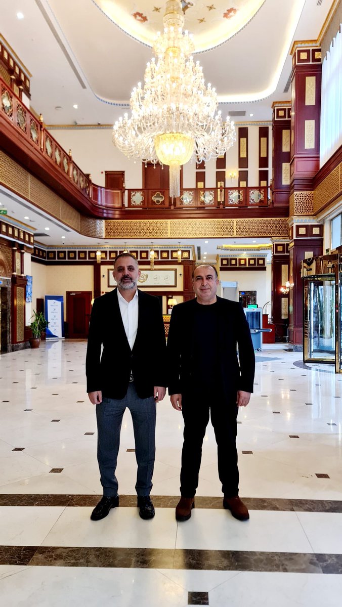 veyseldemirci06's tweet photo. 📍 Ziver Meyra Palace – Ankara

Bingöl’den gelen kıymetli ağabeyim Sayın Mahmut Yıldırım beyefendiyi ağırlamaktan memnuniyet duydum.

Nazik ziyareti ve samimi sohbeti için kendilerine teşekkür ediyorum.

#Bingöl #Ankara #Türkiye https://t.co/W5LXfZxSka