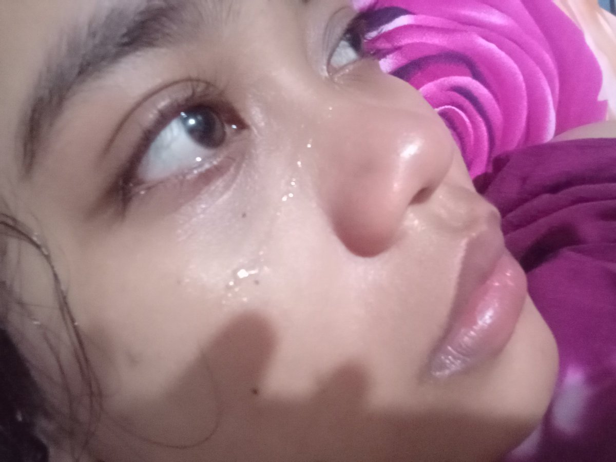minionnan's tweet photo. life after break up itu ternyata sakit bngt ya,di tinggal pas lgi sayang"nya pdhl bbrpa hari lgi 2 tahun dan alasan dia udh gakuat sma jaraknya... aku gatau harus apa,aku udh mohon" supaya dia mau balikan tpi dia ttp gamau 💔gmna cara move onnya ini gakuatt plcc😔😔 https://t.co/zHV90ZrVKr