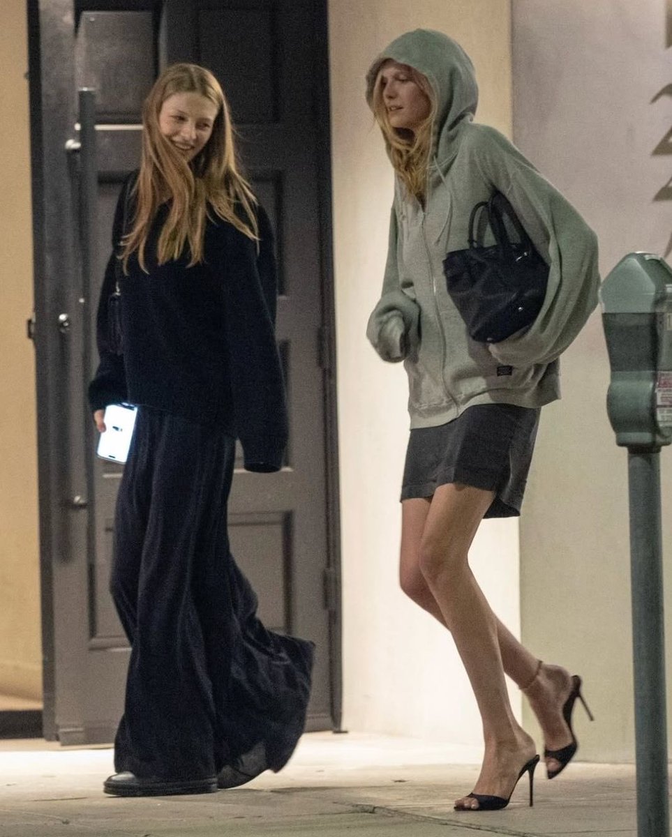 𝖫𝖮𝖵𝖤 tweet media