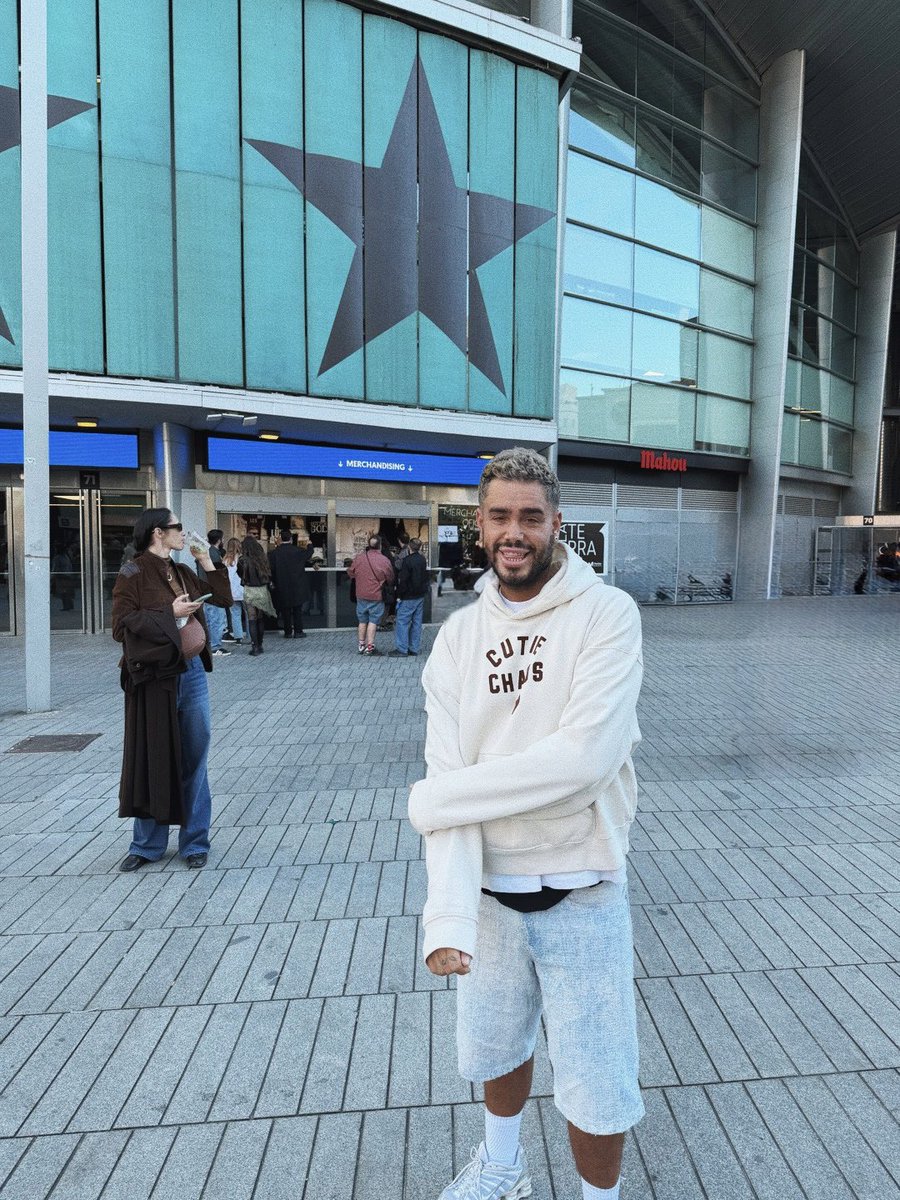 ivanbema's tweet photo. LUX TOUR 🪽 #lux #luxtour #RosalíaLuxTour https://t.co/578FAfsHXD