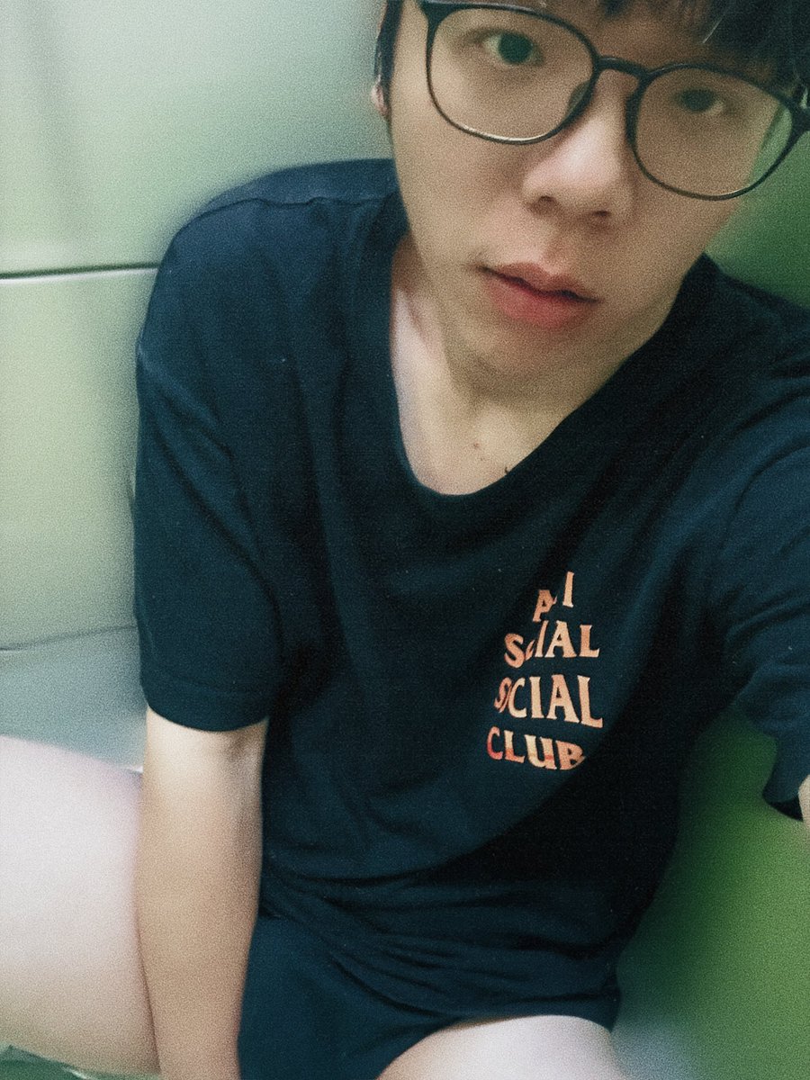 衛森男子 tweet media