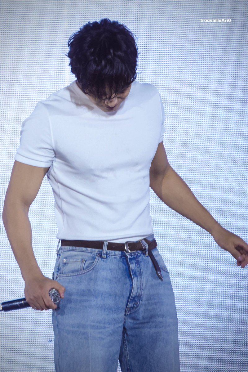 trouvailleAri0 tweet media